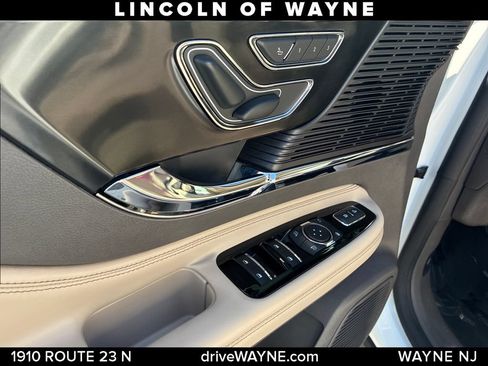 Certified 2022 Lincoln Corsair AWD w/ Equipment Group 101A image 13