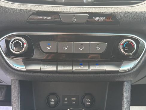 Used 2018 Hyundai Elantra GT FWD image 28