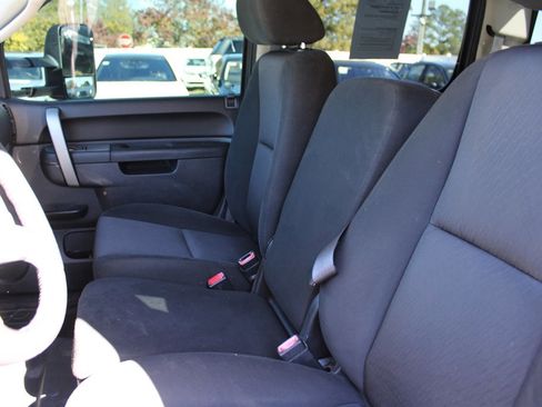 Used 2011 Chevrolet Silverado 2500 LT w/ Interior Plus Package image 19