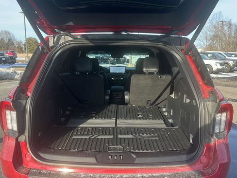 Used 2025 Ford Explorer ST w/ Sun And Sound Package image 8