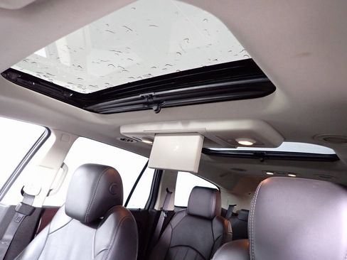 Used 2017 Buick Enclave Premium w/ Experience Buick Package image 5