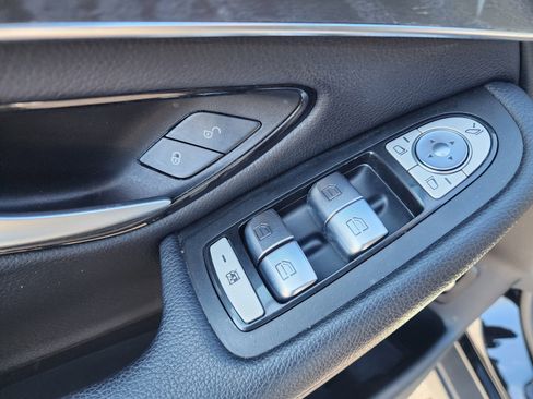 Used 2018 Mercedes-Benz GLC 300 image 25