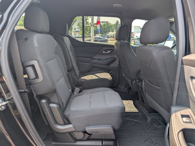Used 2023 Chevrolet Traverse LT FWD image 17