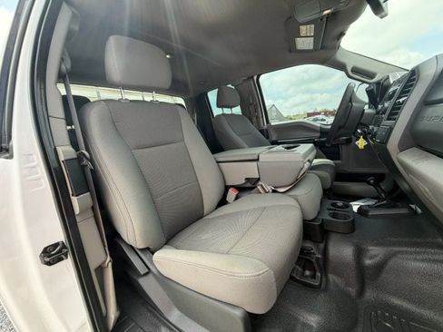 Used 2017 Ford F250 XL w/ Power Equipment Group AWD/4WD image 10
