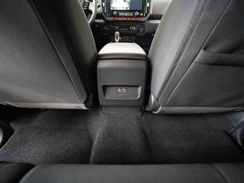 Used 2025 Nissan Frontier PRO-4X AWD/4WD image 22