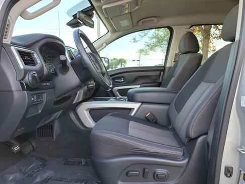 Used 2020 Nissan Titan SV w/ SV Convenience Package image 22