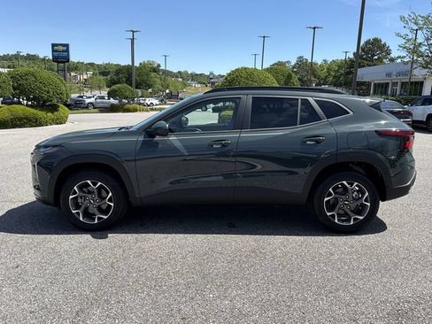 New 2026 Chevrolet Trax LT w/ Driver Confidence Package FWD image 6