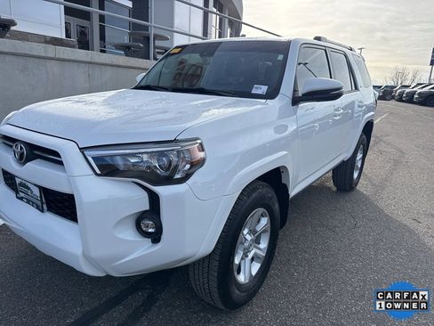 Used 2024 Toyota 4Runner SR5 Premium image 3