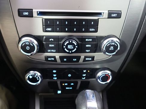 Used 2011 Ford Fusion SE FWD image 40