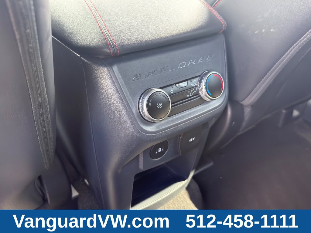 Used 2025 Ford Explorer ST-Line w/ ST-Line Street Pack AWD/4WD image 24
