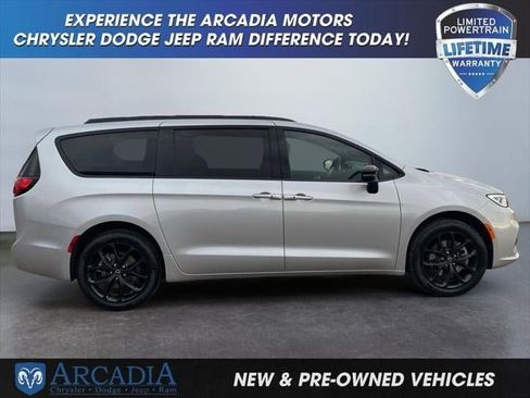 New 2026 Chrysler Pacifica Limited w/ S Appearance Package AWD/4WD image 27