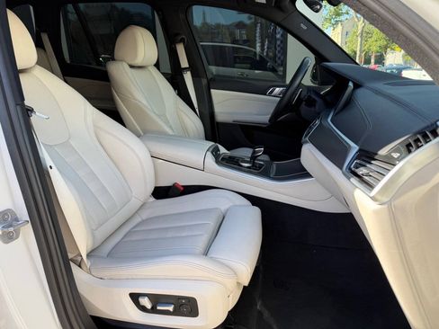 Used 2022 BMW X5 sDrive40i w/ M Sport Package RWD image 28