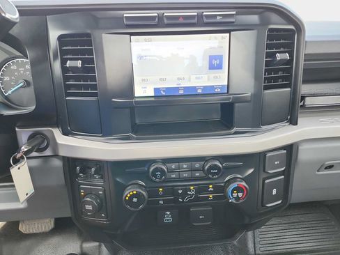 Used 2024 Ford F250 XL w/ Snow Plow/Camper Package AWD/4WD image 13