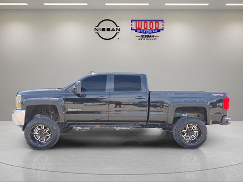 Used 2015 Chevrolet Silverado 2500 LT AWD/4WD image 2