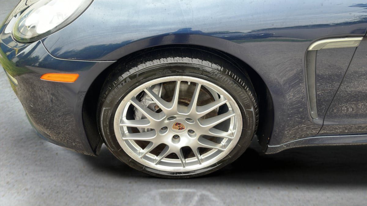 Used 2015 Porsche Panamera 4 AWD/4WD image 21