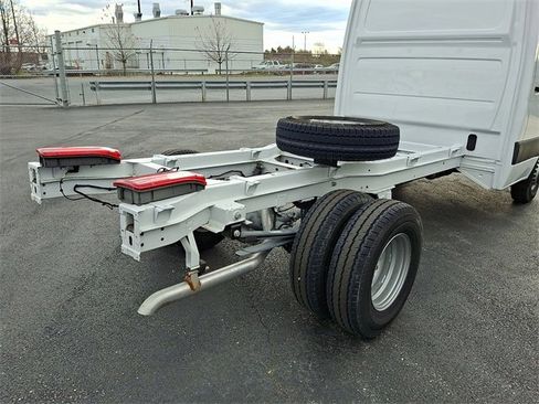 Used 2024 Mercedes-Benz Sprinter 4500 image 30