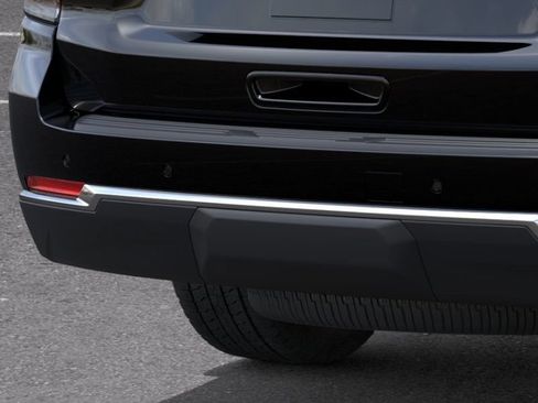 New 2026 Chevrolet Suburban LS RWD image 15