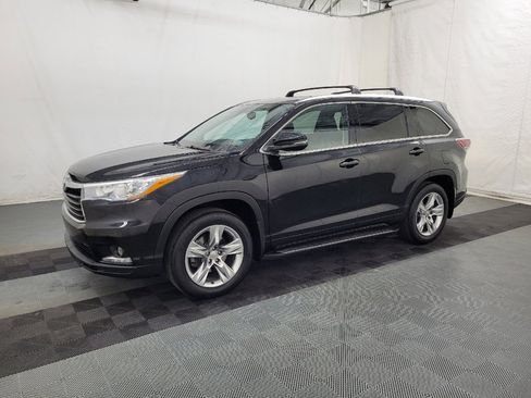 Used 2014 Toyota Highlander Limited AWD/4WD image 2