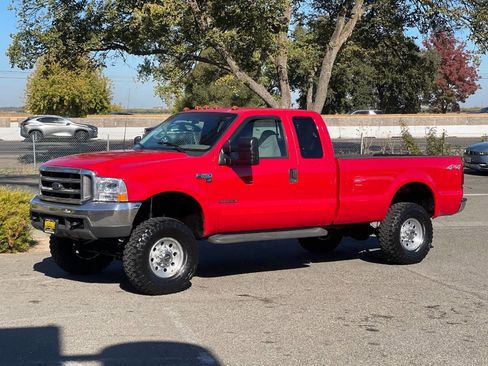 Used 2000 Ford F250 XLT image 2