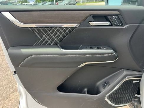 Used 2025 GMC Acadia Denali w/ LPO, Floor Liner Package AWD/4WD image 23