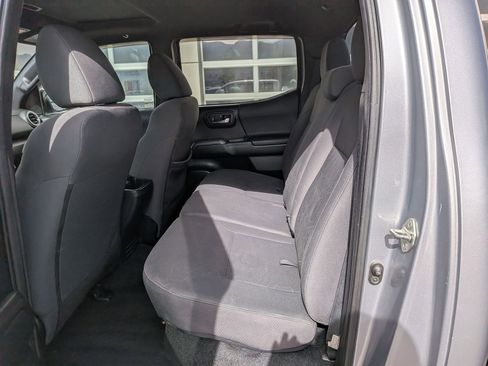 Used 2017 Toyota Tacoma SR5 AWD/4WD image 28