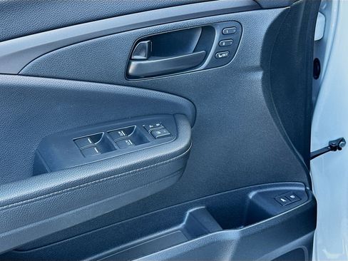 Used 2025 Honda Passport EX-L image 15