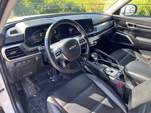 Used 2023 Kia Telluride LX FWD image 8