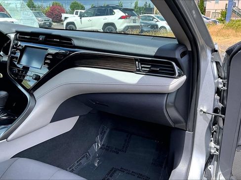 Used 2019 Toyota Camry LE FWD image 19