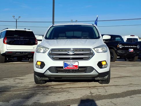 Certified 2017 Ford Escape SE image 2