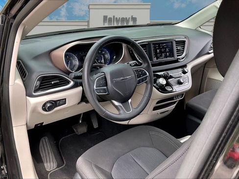 Certified 2023 Chrysler Voyager LX FWD image 13