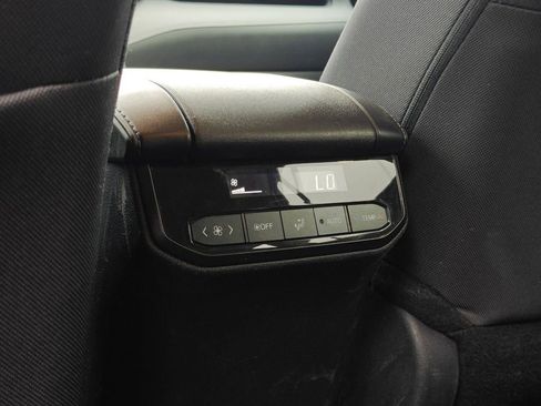 Used 2024 Toyota Highlander LE image 25