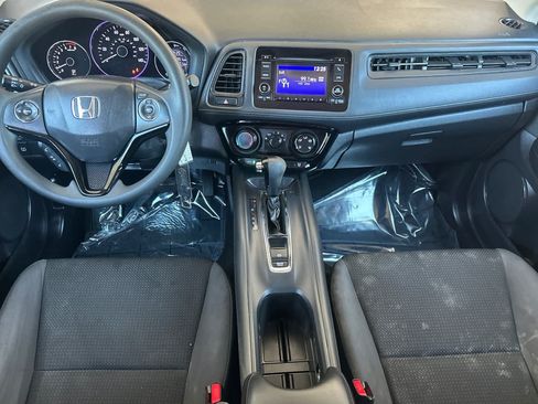 Used 2019 Honda HR-V LX image 3