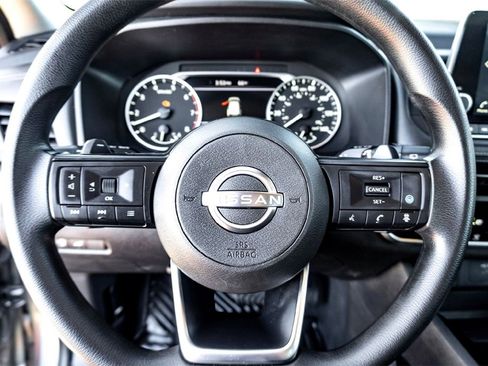 Used 2024 Nissan Rogue SV image 17