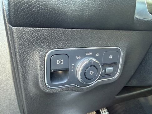 Used 2021 Mercedes-Benz GLB 35 AMG 4MATIC image 22