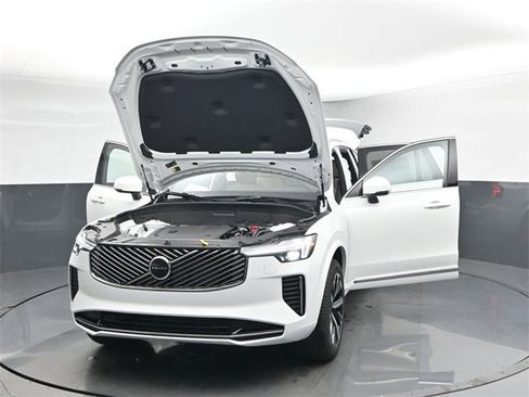 New 2026 Volvo XC90 B6 Core image 53