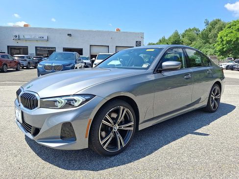 Used 2023 BMW 330i xDrive Sedan w/ Convenience Package AWD/4WD image 3