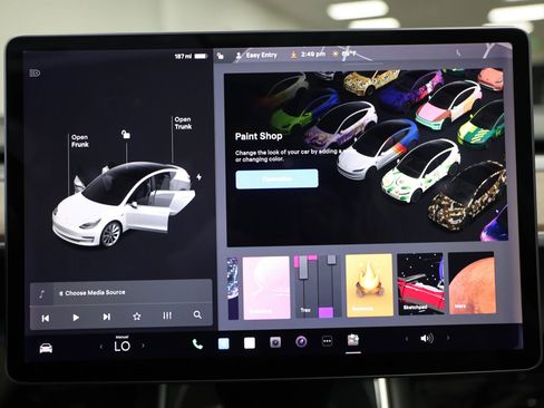 Used 2018 Tesla Model 3 Mid Range image 67