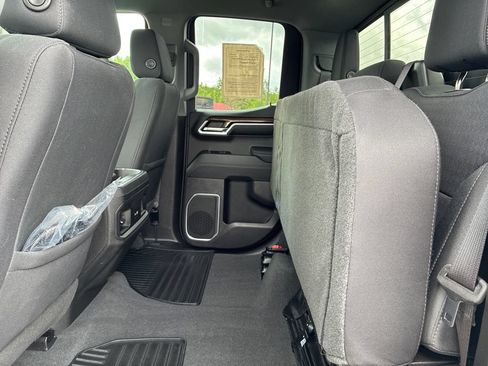 Used 2023 Chevrolet Silverado 1500 RST AWD/4WD image 17