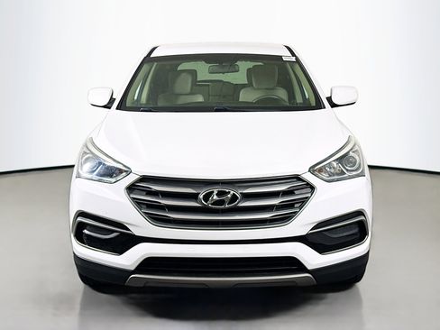 Used 2017 Hyundai Santa Fe Sport image 2