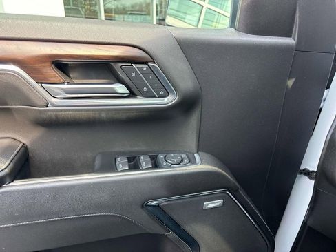 Used 2024 GMC Sierra 1500 SLT w/ SLT Premium Package image 17