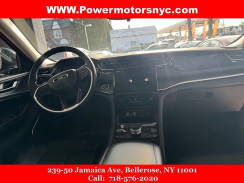Used 2023 Jeep Grand Cherokee 4WD 4xe image 13