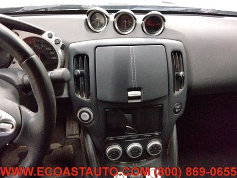 Used 2017 Nissan 370Z Coupe RWD image 12