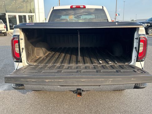 Used 2017 GMC Sierra 1500 SLT w/ SLT Premium Package RWD image 10