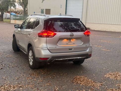 Used 2018 Nissan Rogue SV image 7