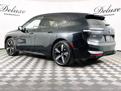 Used 2024 BMW iX xDrive50 w/ Premium Package AWD/4WD image 4