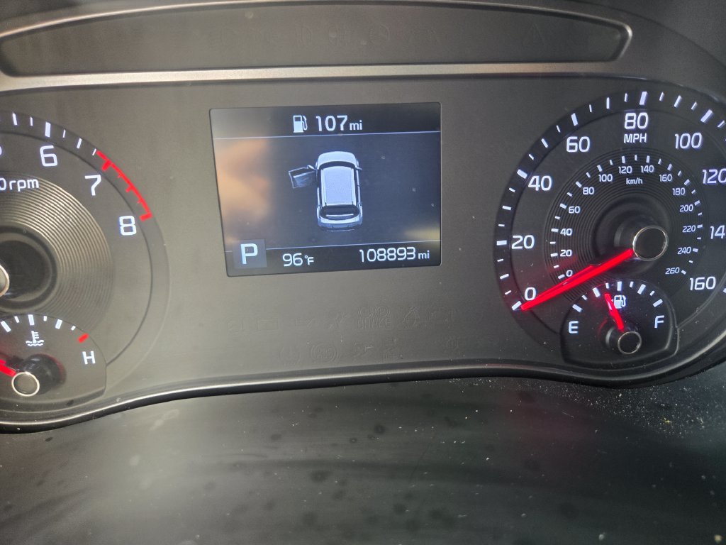Used 2020 Kia Soul LX FWD image 11