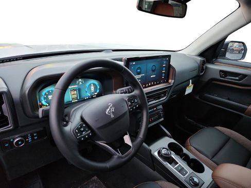 New 2025 Ford Bronco Sport Outer Banks image 11