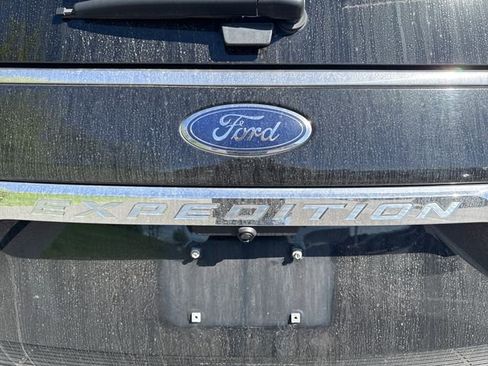 Used 2018 Ford Expedition Limited AWD/4WD image 18