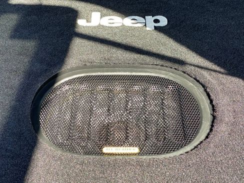Used 2017 Jeep Wrangler Unlimited Sport w/ Quick Order Package 24S AWD/4WD image 6