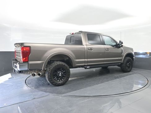 Certified 2022 Ford F250 Lariat w/ Tremor Off-Road Package image 15